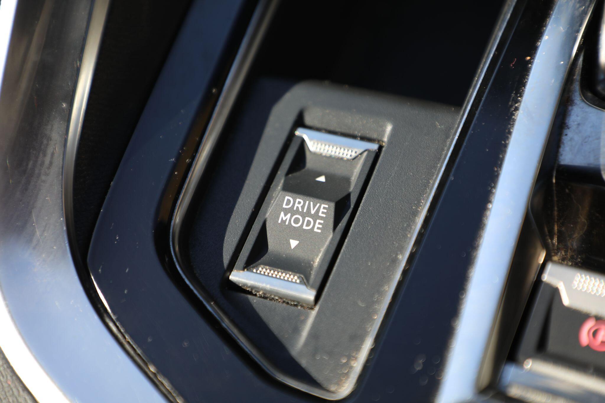 Large vehicle image